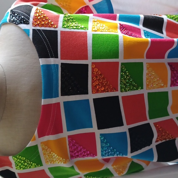 4/$22 Nwot Victoria Woman color block with sequined tee - Picture 2 of 6